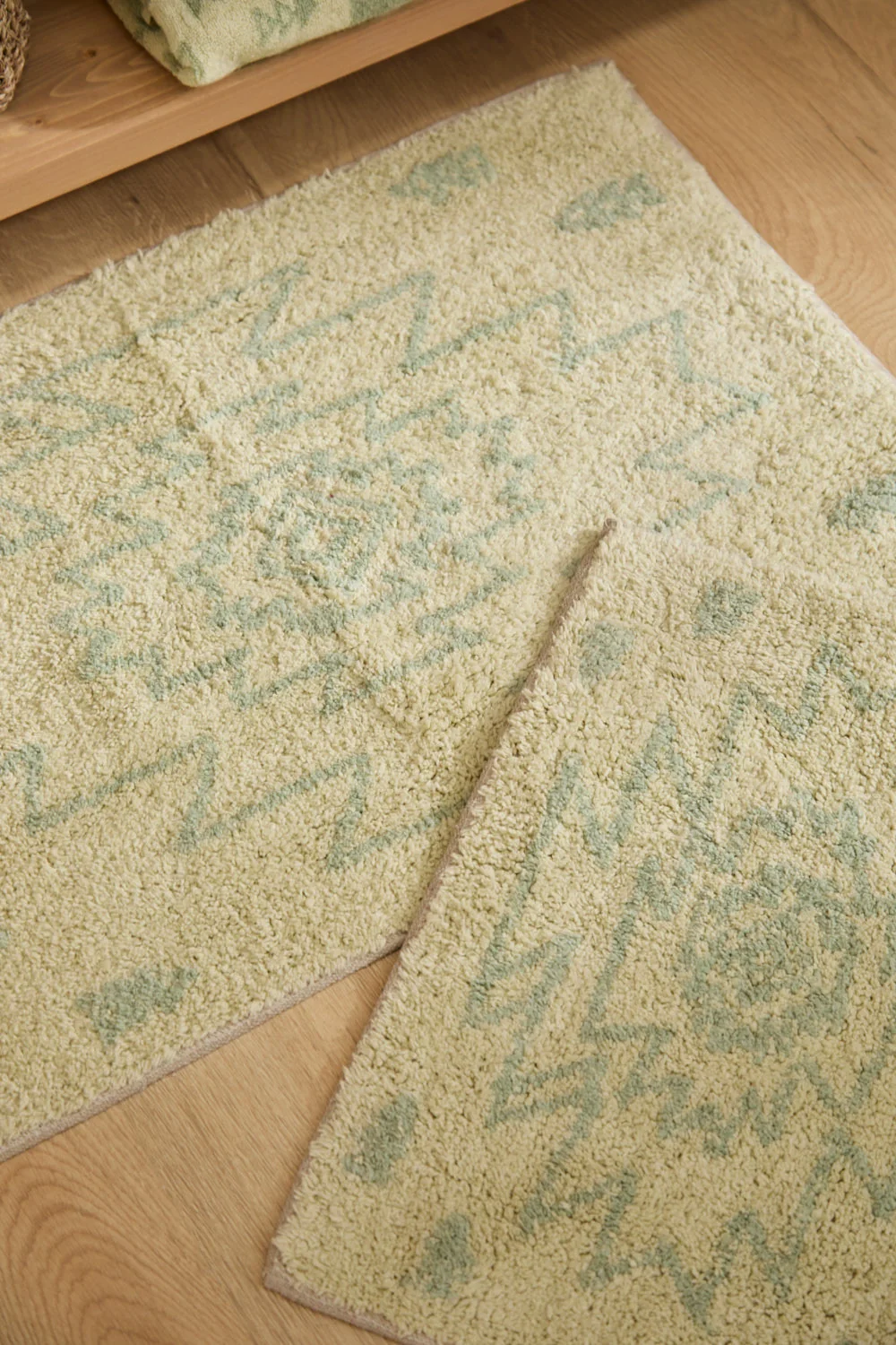 Alfombra de baño con diseño étnico verde Neptuno - Image 2