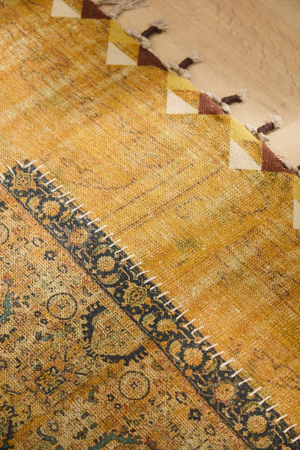 Alfombra de dhurrie en patchwork mostaza Dinka - Image 3