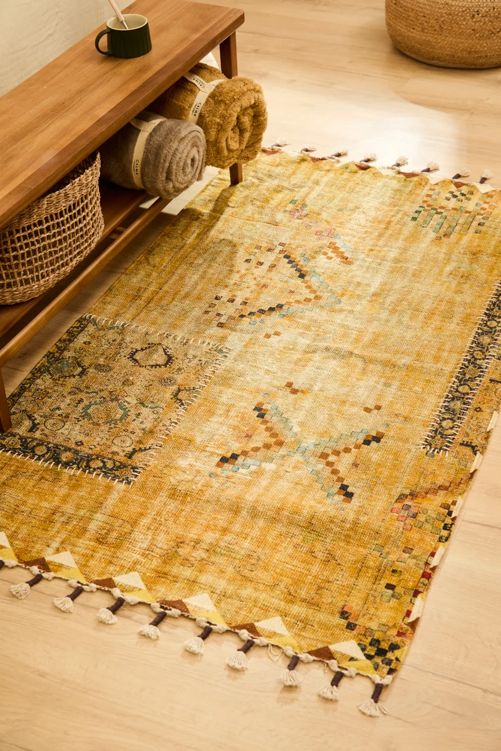 Alfombra de dhurrie en patchwork mostaza Dinka - Image 8