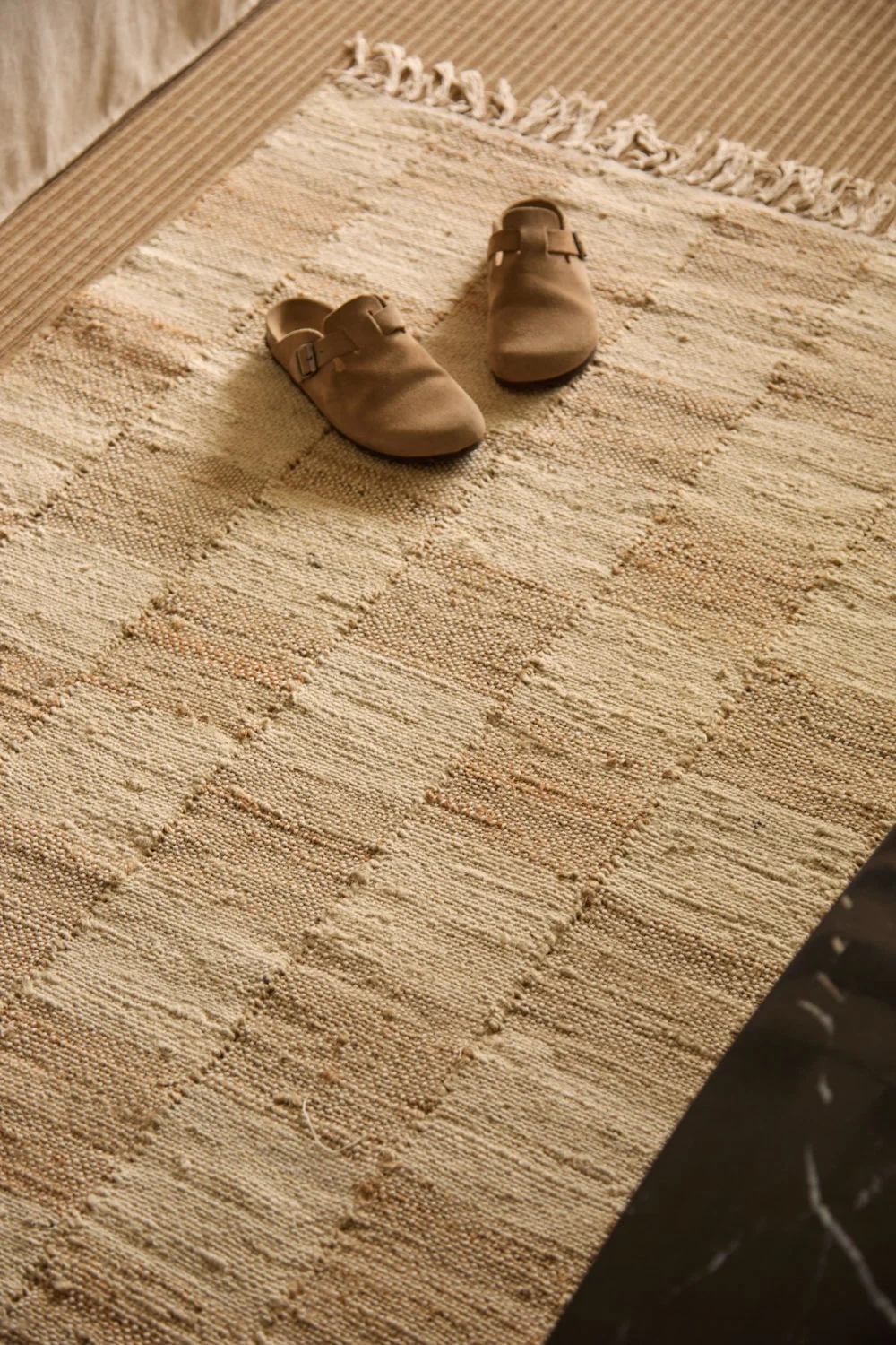 Alfombra de yute a cuadros Nour