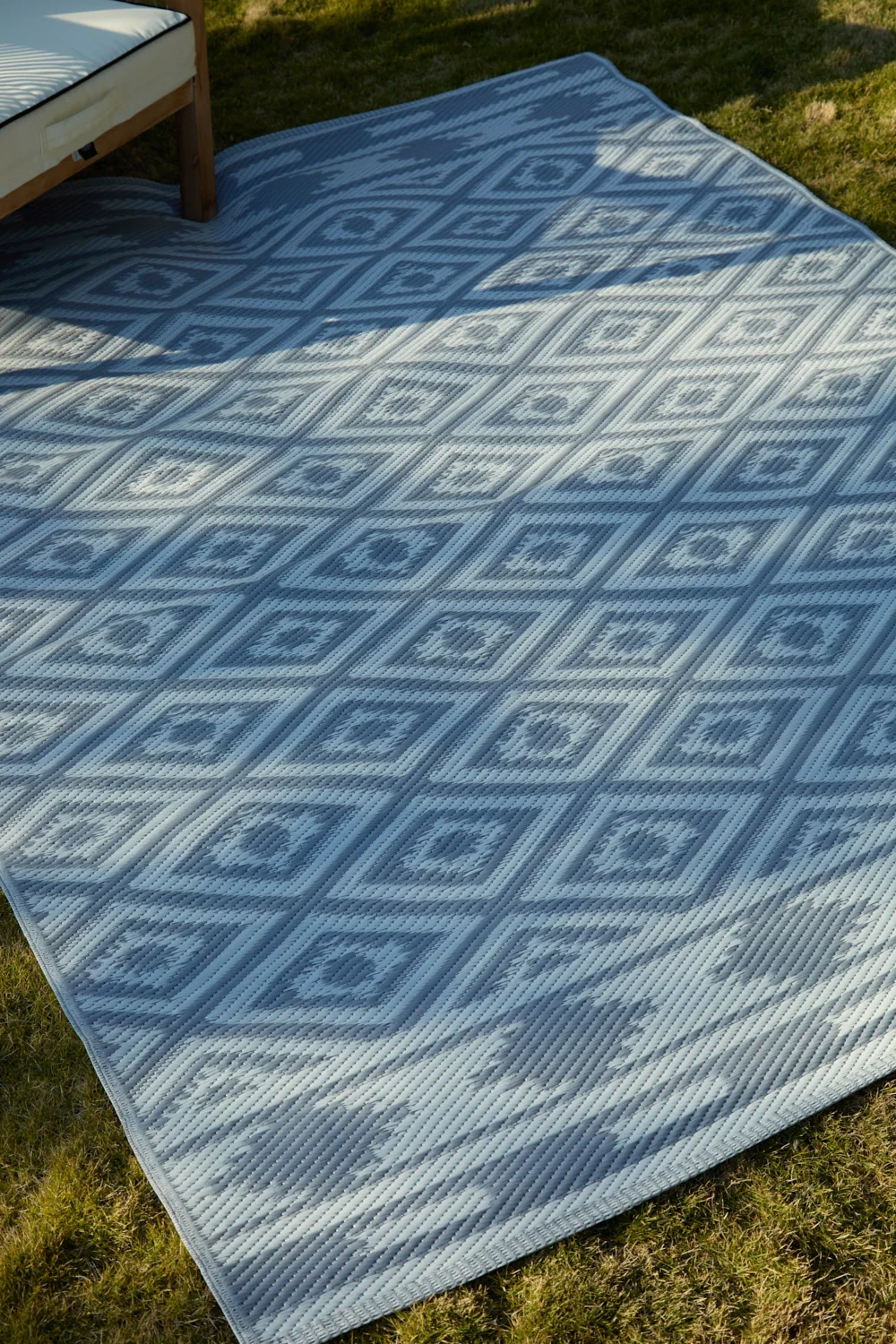 Alfombra trenzada en tonos grises Jaima - Image 7