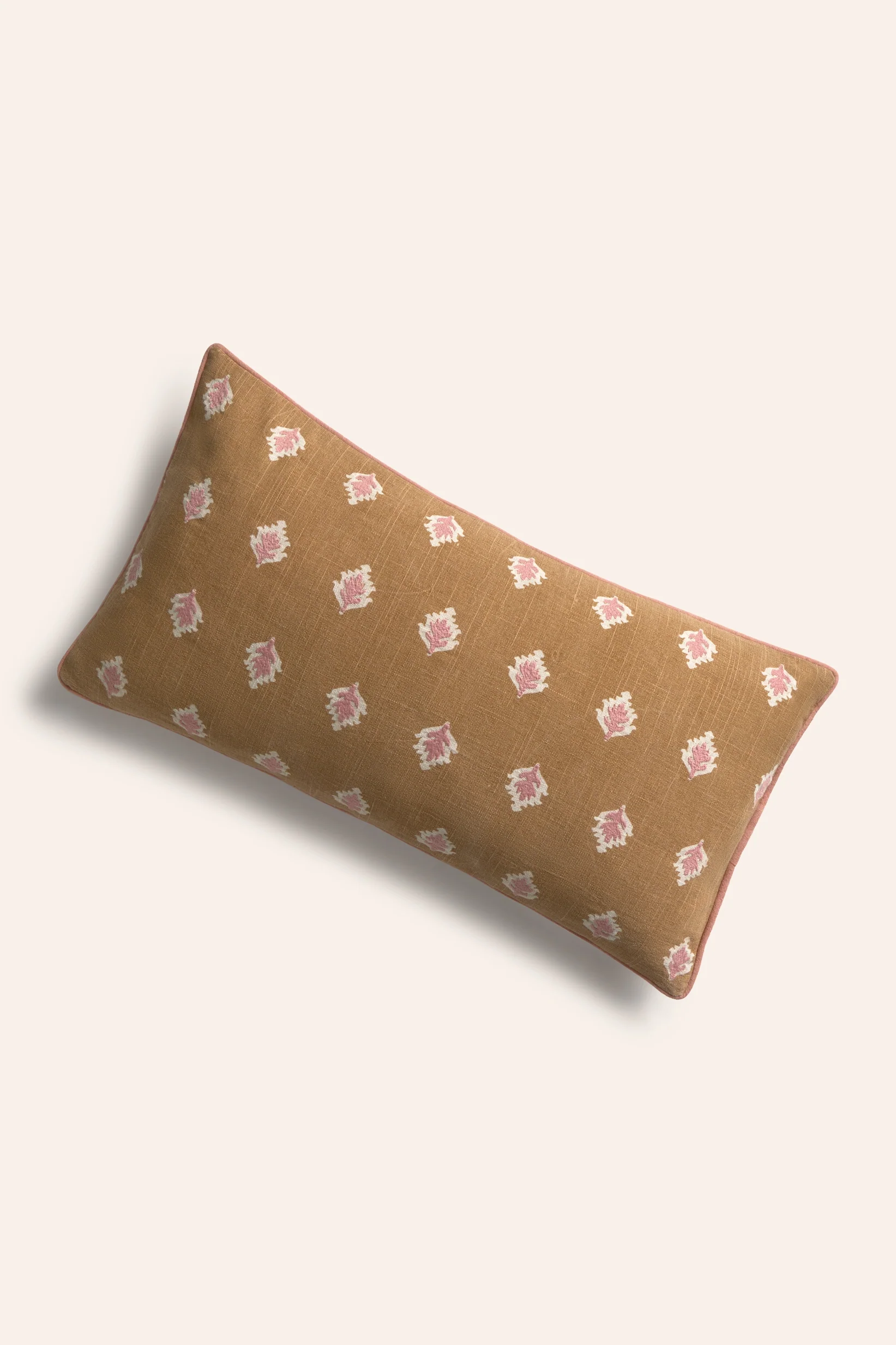 Funda de cojín rectangular bordada Canela - Image 5