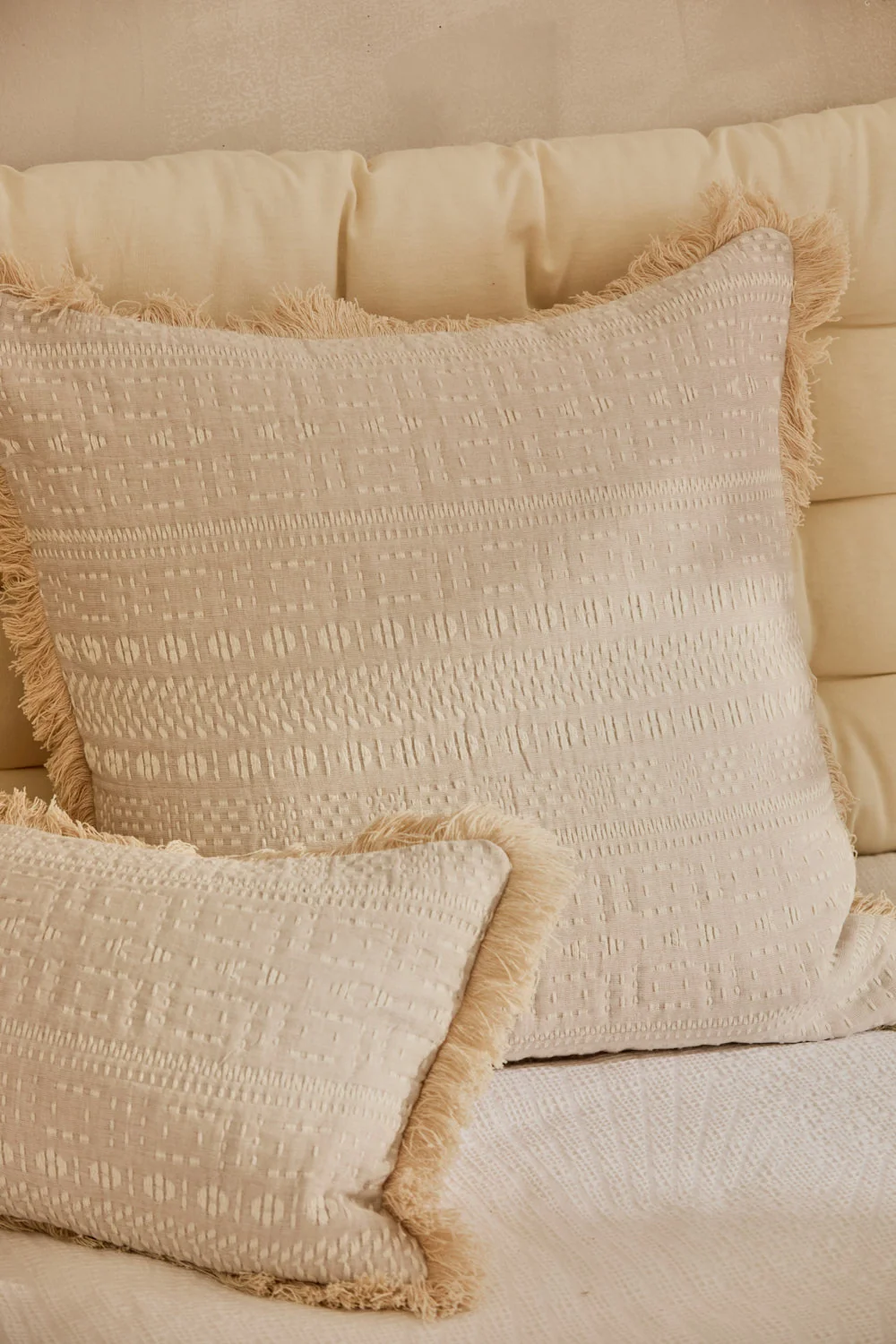 Funda de cojín cuadrada de algodón jacquard beige Dakota - Image 7