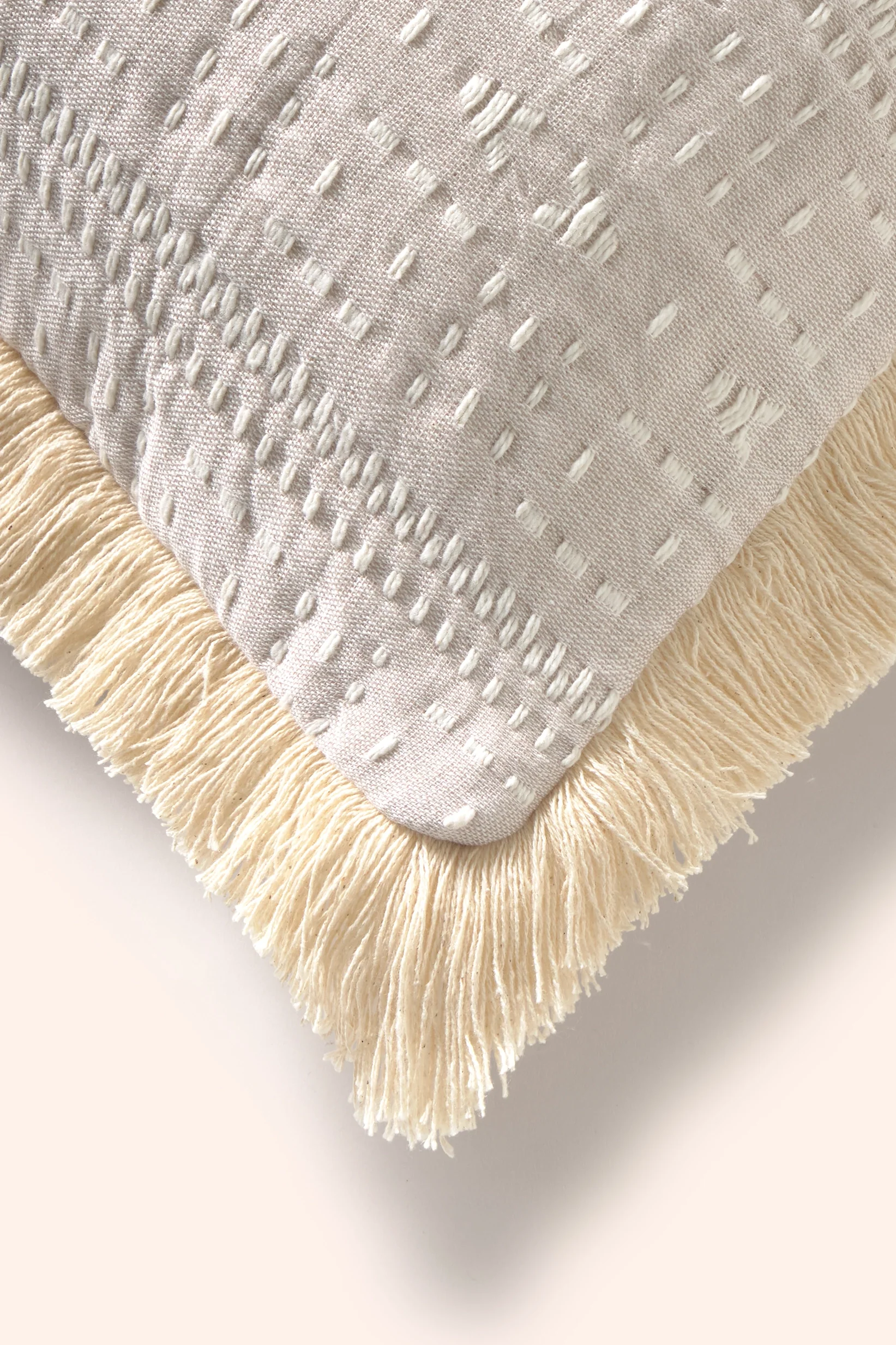 Funda de cojín cuadrada de algodón jacquard beige Dakota - Image 9
