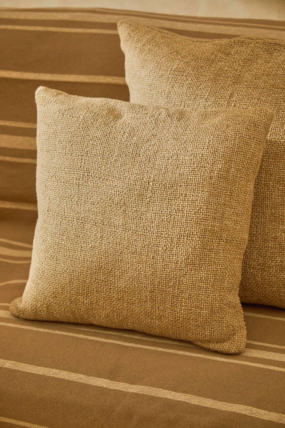 Funda de cojín cuadrada de punto de algodón beige Corts - Image 4