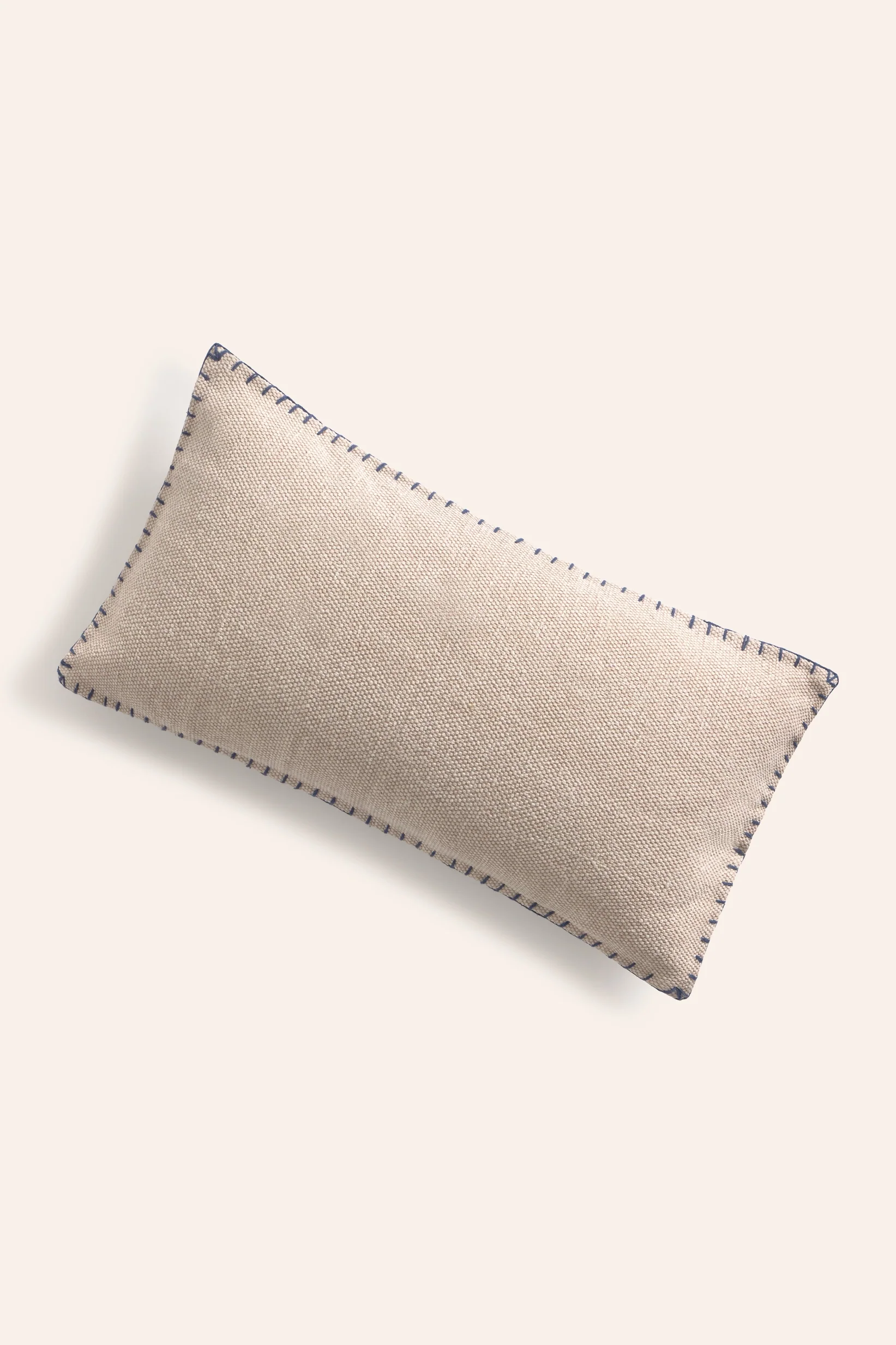 Funda de cojín rectangular de algodón dhurrie crudo Asana - Image 4