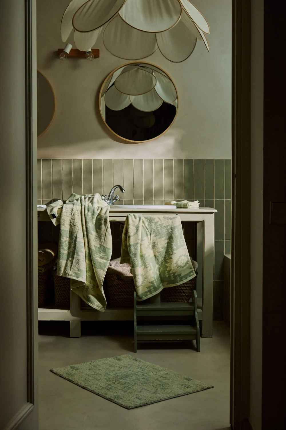 Toalla de baño de algodón de gramaje 530 g/m² de rizo jacquard Neptuno - Image 7