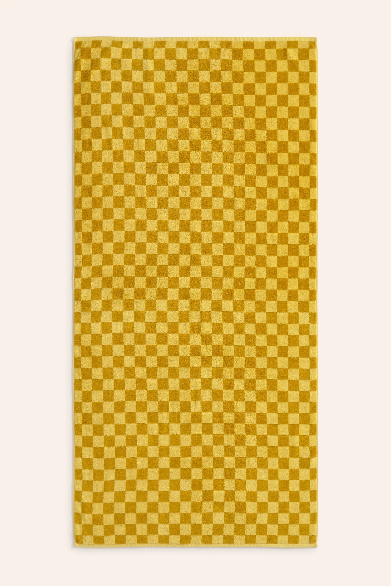 Toalla de playa de algodón rizo con diseño a cuadros mostazas Pipa - Image 6